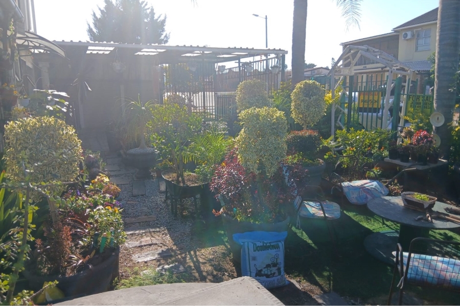 4 Bedroom Property for Sale in Hillcrest Western Cape